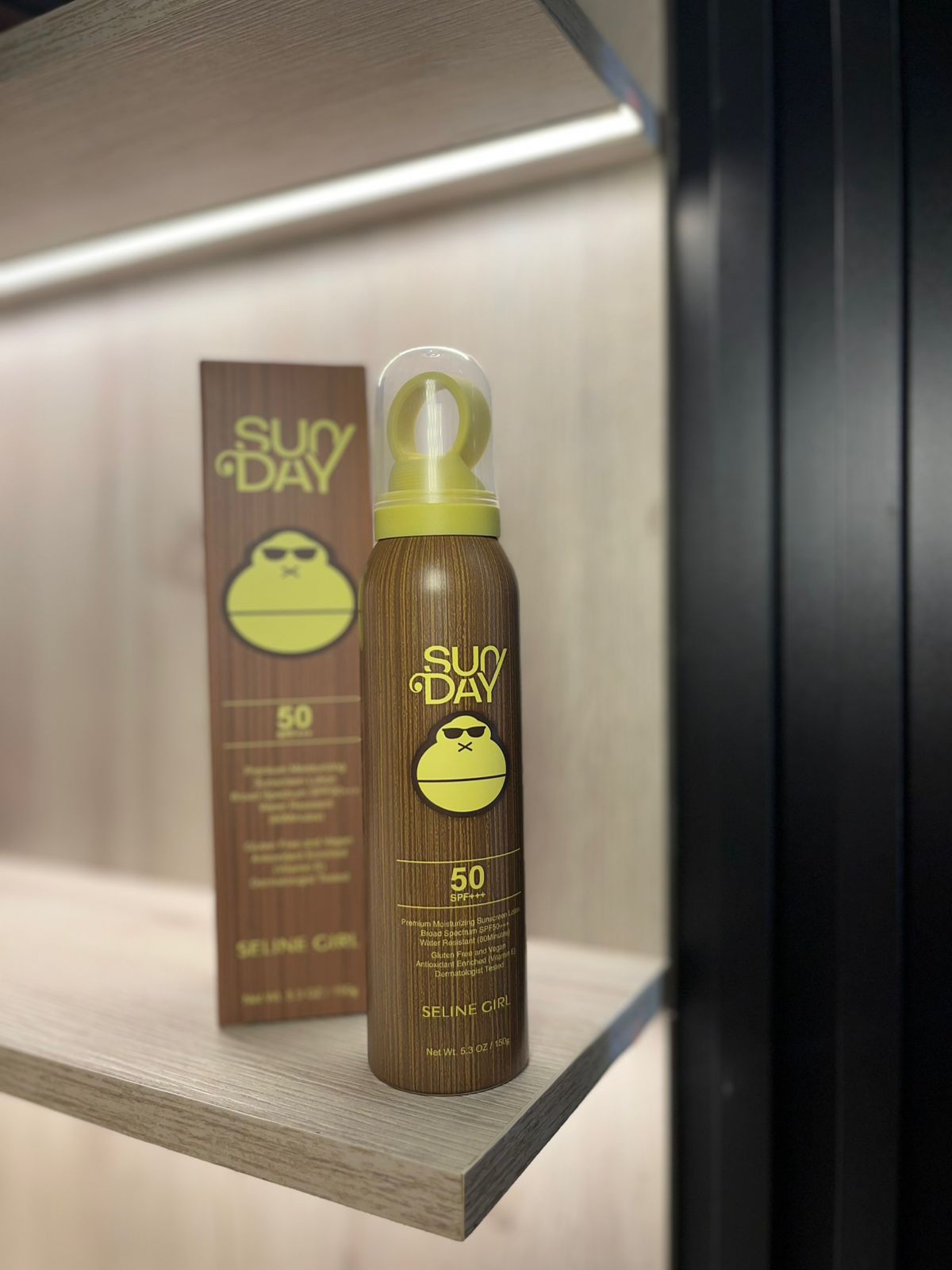 SUN DAY Seline Girl Premium Moisture Sun Spray SPF 50 PA++++